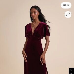 Lulu's Burgundy Velvet V-Neck Maxi Dress